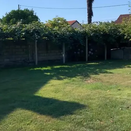 Сasa de vacaciones Casa Con Piscina Y Jardín Al Lado De Sada *
