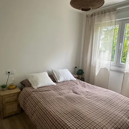 Сasa de vacaciones Casa Con Piscina Y Jardín Al Lado De Sada
